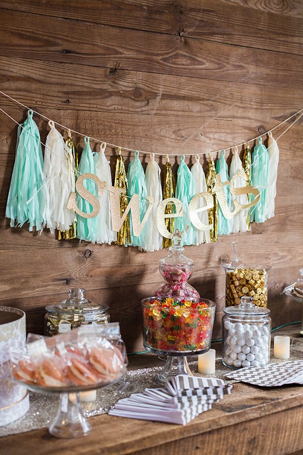 gold-glitter-rustic-wedding