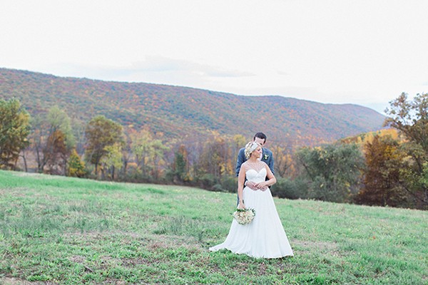gold-glitter-rustic-wedding