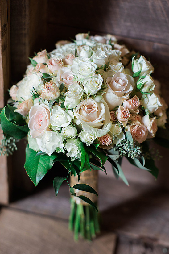 peach and white rose bouquet