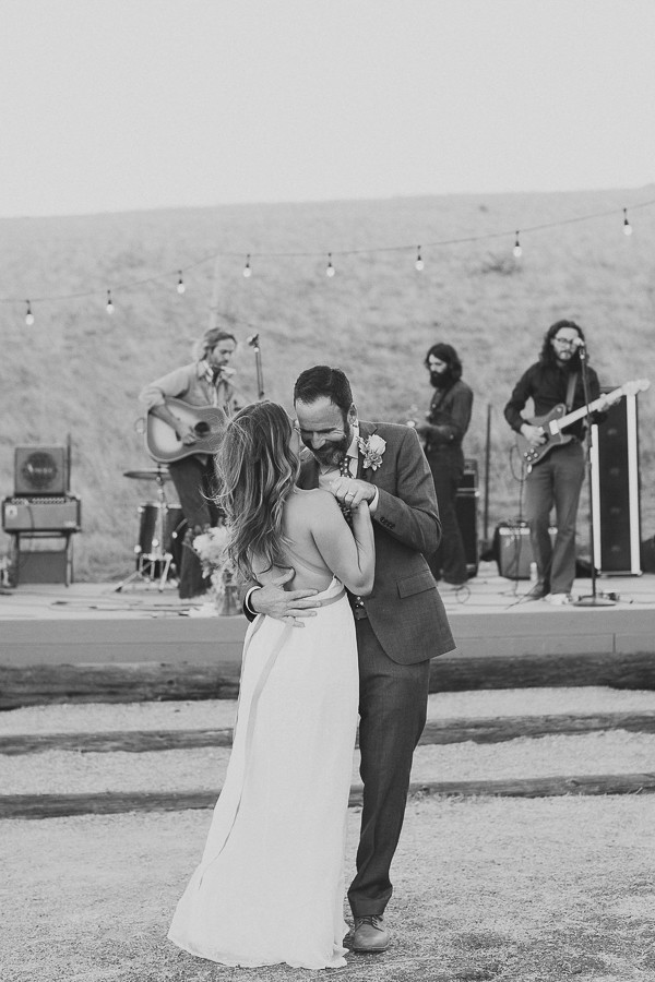 golden-hour-beachside-wedding