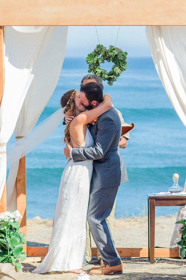 golden-hour-beachside-wedding