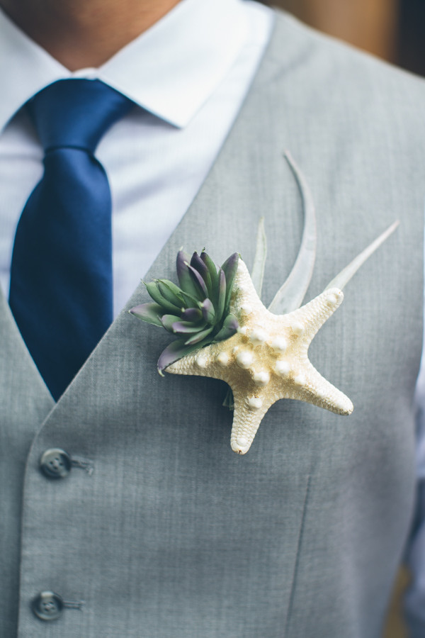 hawaiian-beach-wedding-in-pink-and-grey