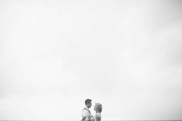 hawaiian-beach-wedding-in-pink-and-grey