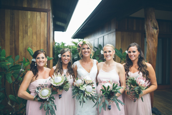 hawaiian-beach-wedding-in-pink-and-grey
