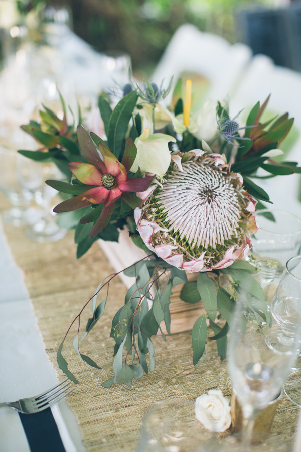 hawaiian-beach-wedding-in-pink-and-grey