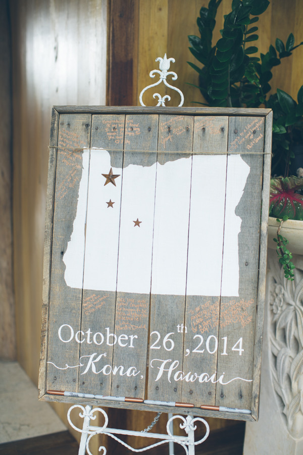 hawaiian-beach-wedding-in-pink-and-grey