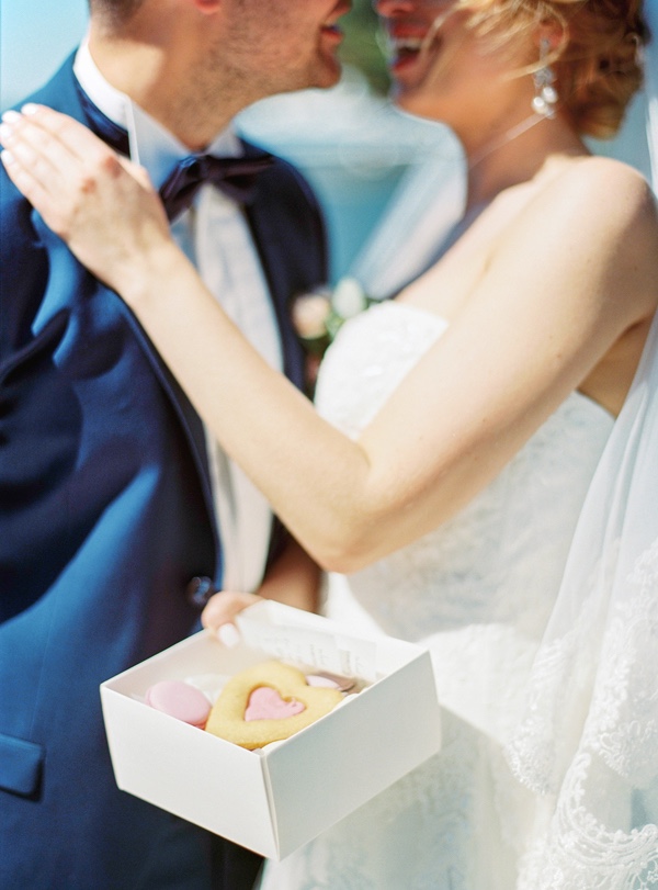 modern-vintage-wedding-on-the-beach