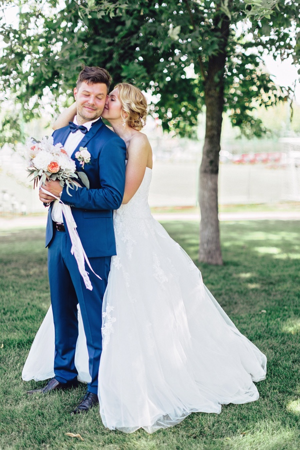 modern-vintage-wedding-on-the-beach