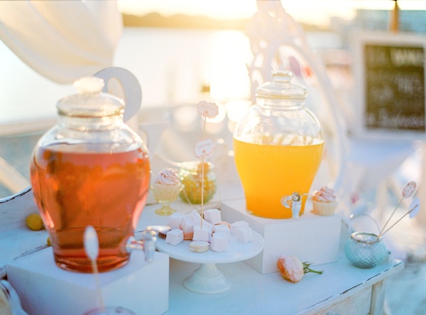 modern-vintage-wedding-on-the-beach