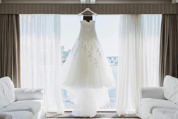 modern-vintage-wedding-on-the-beach