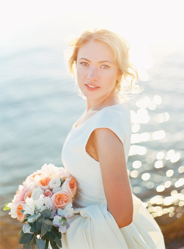 modern-vintage-wedding-on-the-beach