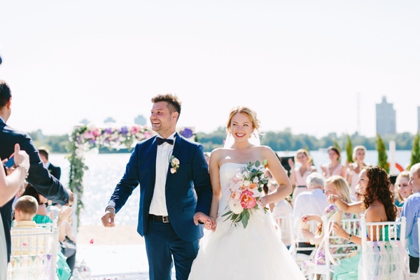 modern-vintage-wedding-on-the-beach