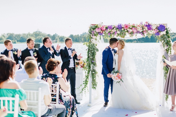 modern-vintage-wedding-on-the-beach