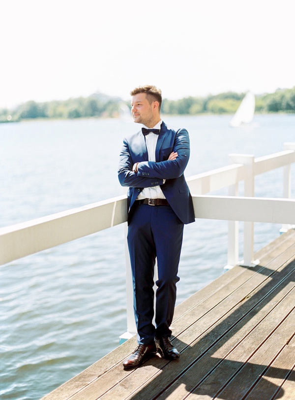 modern-vintage-wedding-on-the-beach