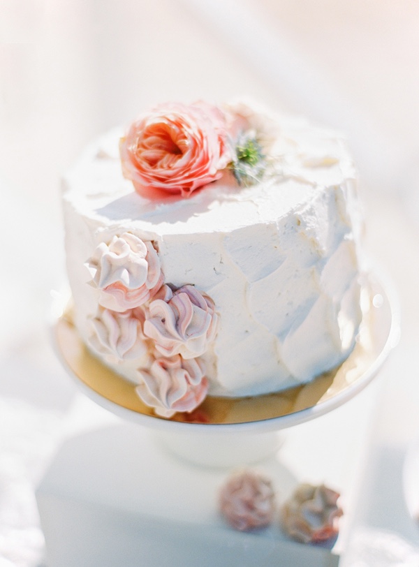 modern-vintage-wedding-on-the-beach