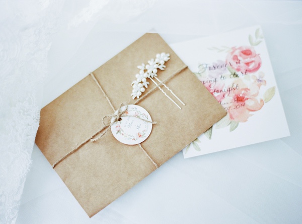 modern-vintage-wedding-on-the-beach