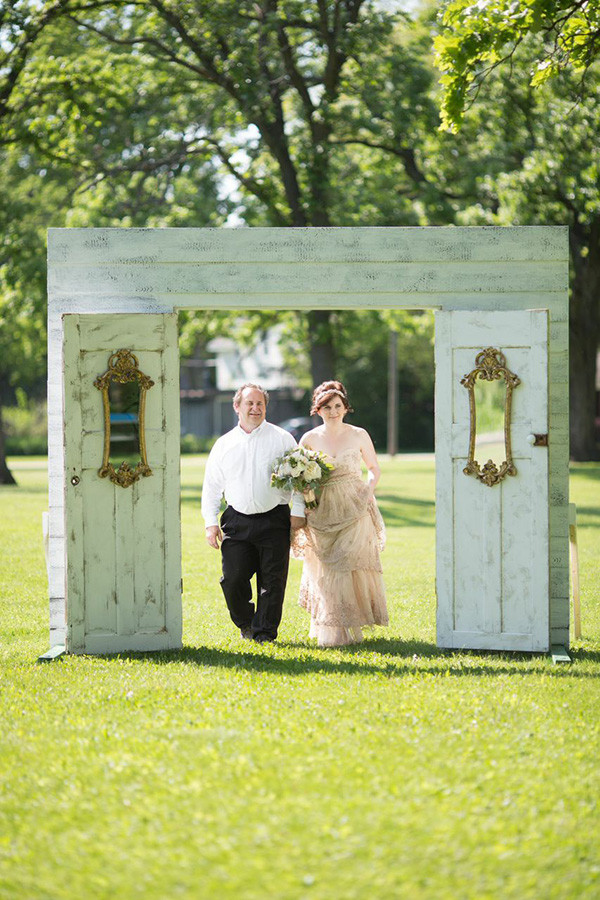 no-ordinary-outdoor-wedding