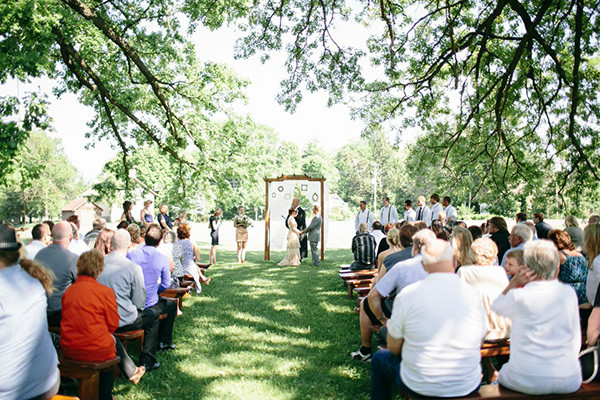 no-ordinary-outdoor-wedding