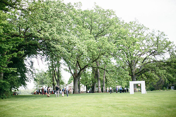 no-ordinary-outdoor-wedding