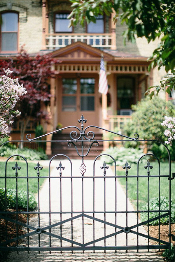 no-ordinary-outdoor-wedding