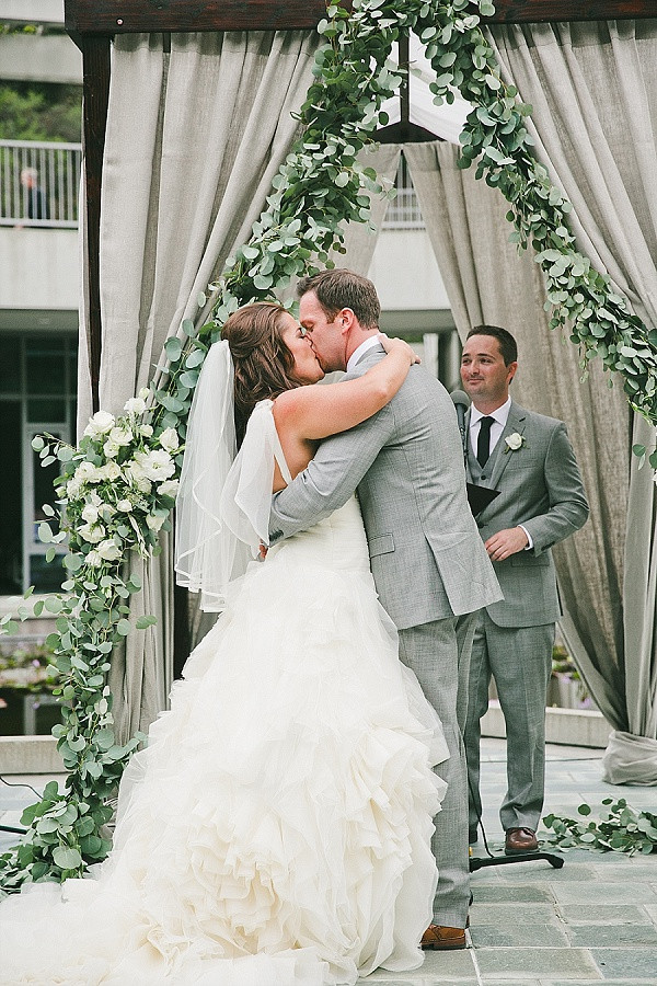perfect-and-pretty-neutral-wedding