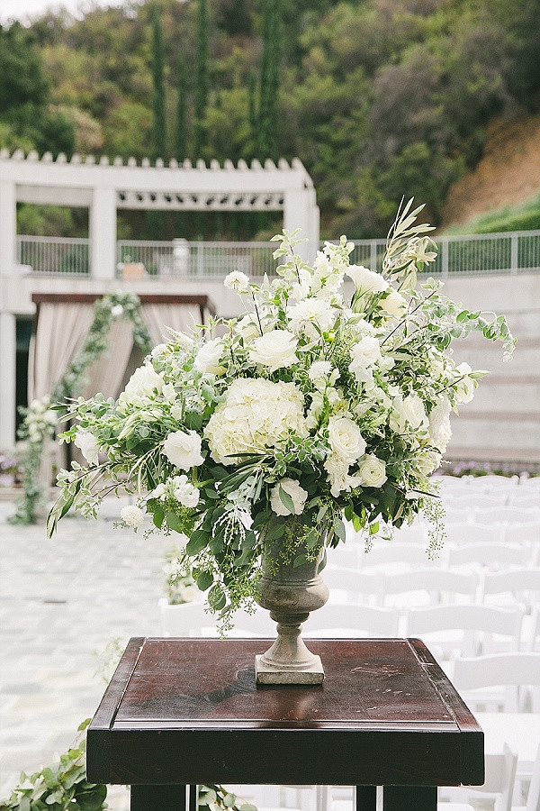 perfect-and-pretty-neutral-wedding