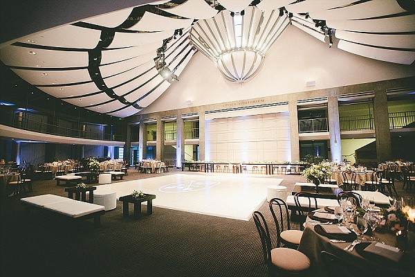 perfect-and-pretty-neutral-wedding