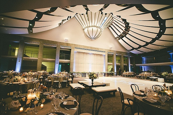 perfect-and-pretty-neutral-wedding
