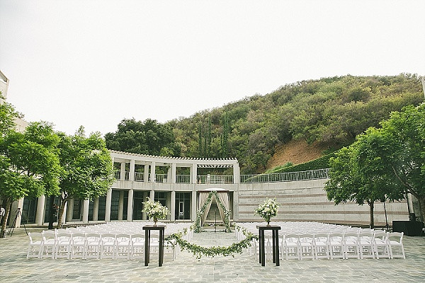 perfect-and-pretty-neutral-wedding