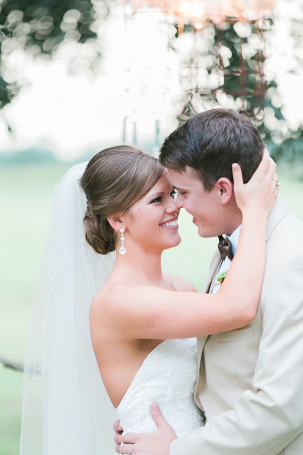 pink-and-gold-rustic-romance-wedding