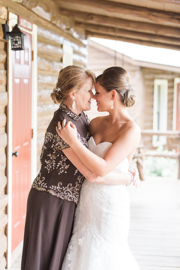 pink-and-gold-rustic-romance-wedding