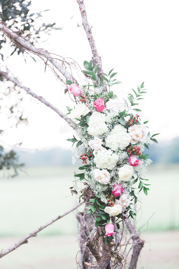 pink-and-gold-rustic-romance-wedding