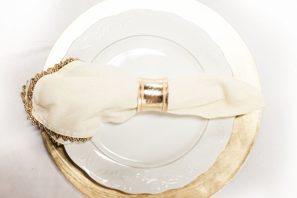 pink-and-gold-rustic-romance-wedding