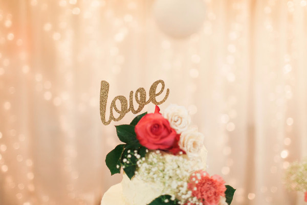 pink-and-gold-rustic-romance-wedding