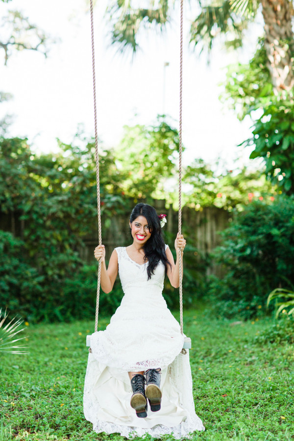 pomegranate-inspired-indie-wedding