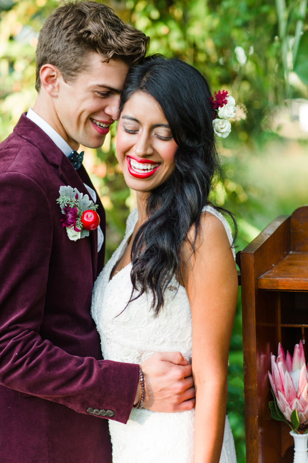 pomegranate-inspired-indie-wedding
