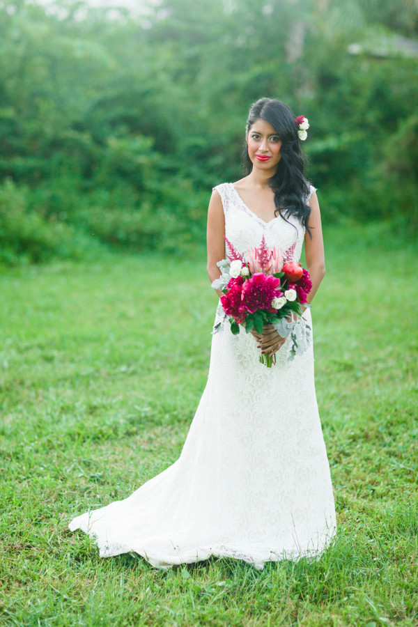 pomegranate-inspired-indie-wedding