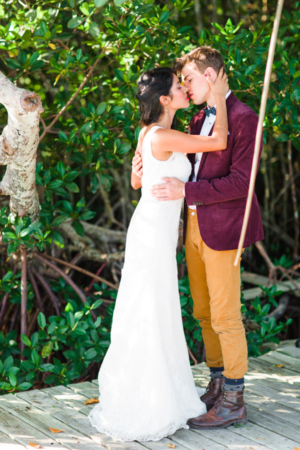 pomegranate-inspired-indie-wedding