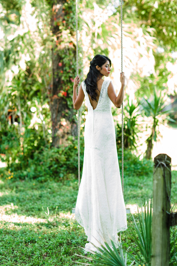 pomegranate-inspired-indie-wedding