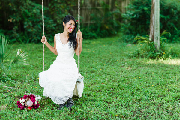 pomegranate-inspired-indie-wedding