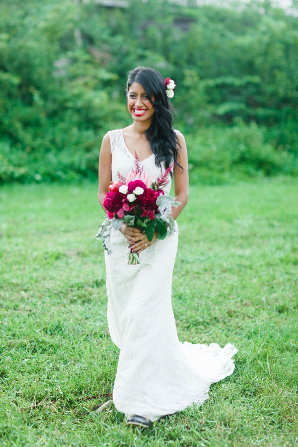 pomegranate-inspired-indie-wedding