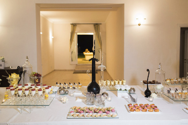 traditional-black-and-white-wedding