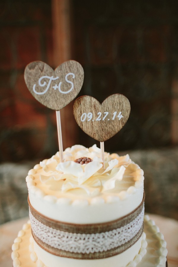 antiques-wedding-at-rubies-and-rust