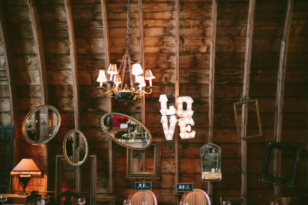antiques-wedding-at-rubies-and-rust