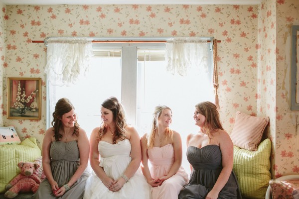 antiques-wedding-at-rubies-and-rust
