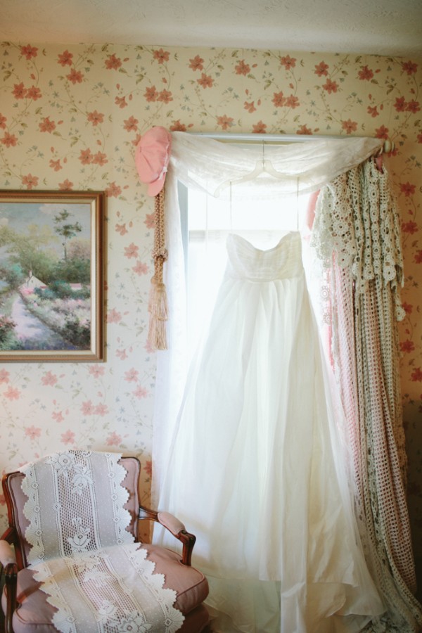 antiques-wedding-at-rubies-and-rust