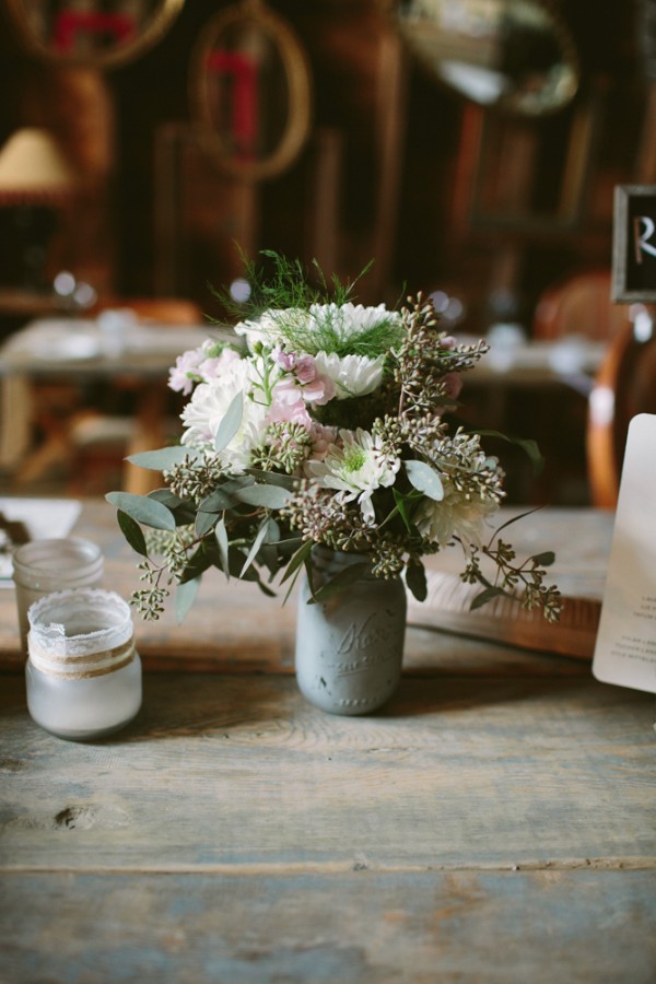 antiques-wedding-at-rubies-and-rust