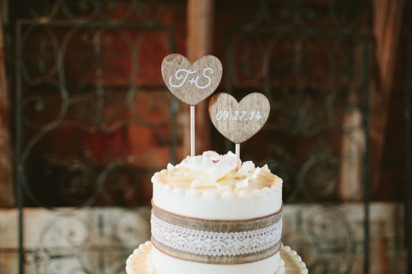 antiques-wedding-at-rubies-and-rust