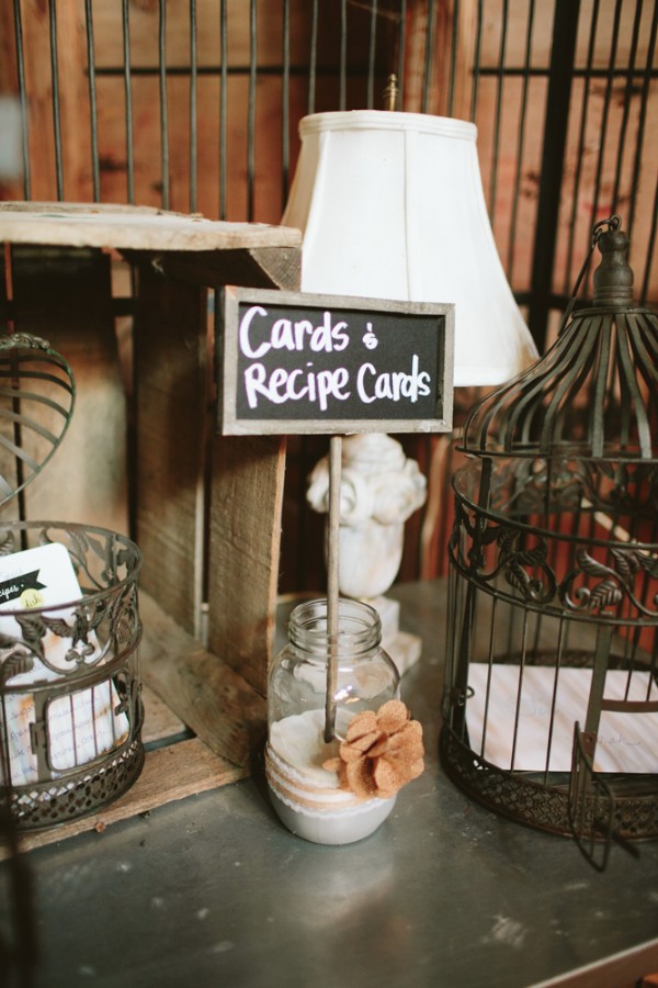 antiques-wedding-at-rubies-and-rust