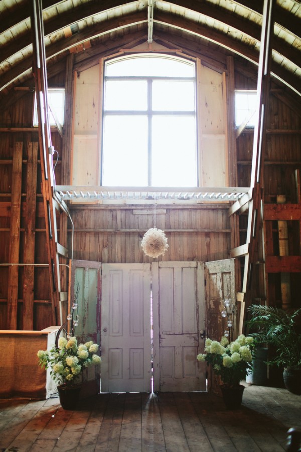 antiques-wedding-at-rubies-and-rust